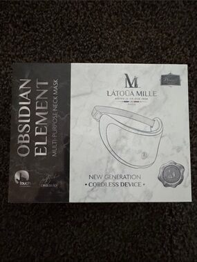 Obsidian Element Multi-Purpose Neck Mask — White